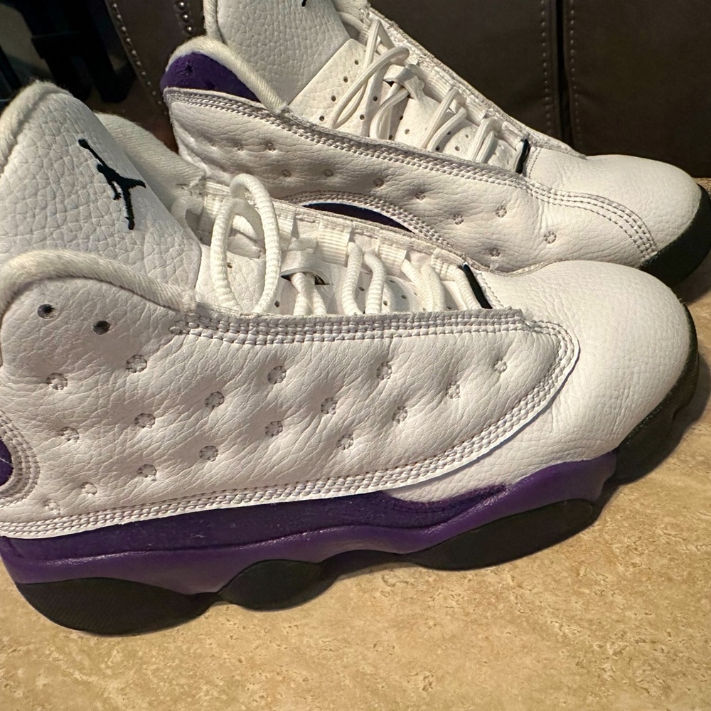 Kids gently used shoes